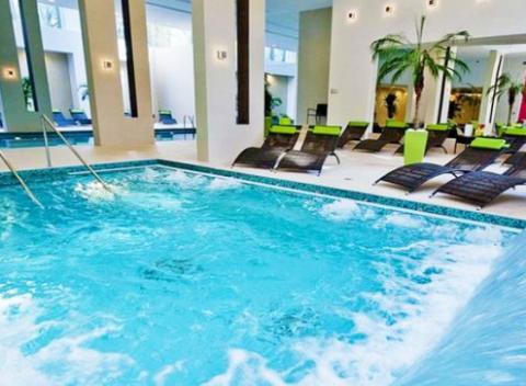 Zabudnite na stres a doprajte si trošku oddychu. Wellness dovolenka s plnou penziou v hoteli Abacus Business & Wellness****+ v Maďarsku.