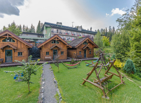 Vysoké Tatry v zrubovom domčeku Hotela Nezábudka *** s polpenziou a wellness.
