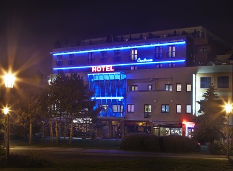 V srdci mesta Nitra s nádherným výhľadom na historické centrum vás privíta Hotel Centrum.