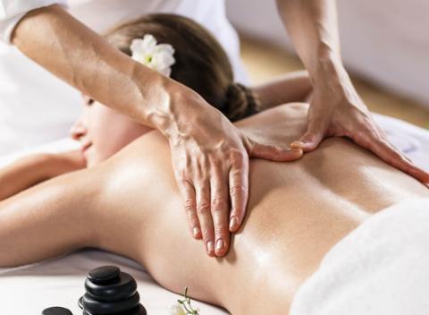 Lymfodrenážna, anticelulitídna masáž či zoštíhľujúci zábal. Spravte niečo pre svoje telo, ktoré sa vám odvďačí perfektným fungovaním.