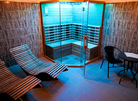 Južné Čechy: Interhotel America **** v izbe s terasou vrátane raňajok, večere, wellness a zliav + dieťa zadarmo.