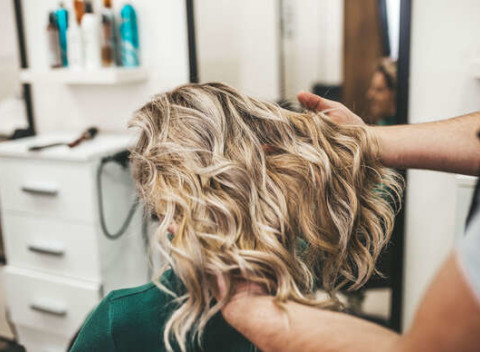 Inzone - Kompletný dámsky strih alebo melír, bayalage. Zažiarte s novým účesom!