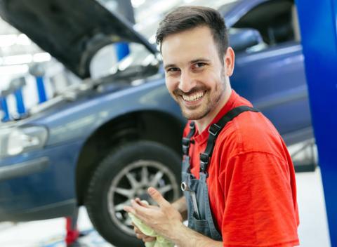 Kompletné premeranie geometrie, čistenie klimatizácie alebo nastavenie svetiel. Jazdite bezpečne, efektívne, zdravo a v čistom!