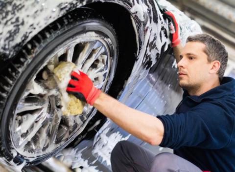 Zverte vášho štvorkolesového tátoša do rúk odborníkom. Umývanie exteriéru, čistenie interiéru a aplikácia špeciálnej NANO technológie. 