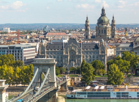 Čo poviete na výlet do Budapešti s ubytovaním v štýlovom štvorhviezdičkovom hoteli s neobmedzeným wellness? Pobyt pre dvoch na 2 / 3 noci.