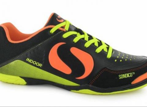 Halové chlapčenské kopačky Sondico Futsal. Pohodlné obutie s tvarovanou podrážkou a mäkkou polstrovanou vložkou. 