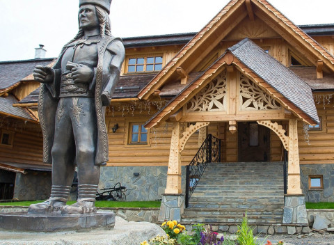 Orava v štýlovom drevenom Penziónu Zbojnícka Koliba s raňajkami a zľavami.