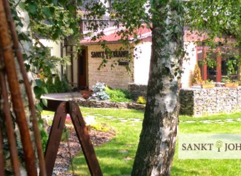 Rodinný penzión Sankt Johann v tichom prostredí na Liptove. Harmonické miesto, na ktorom si oddýchnete a budete sa chcieť vrátiť späť.