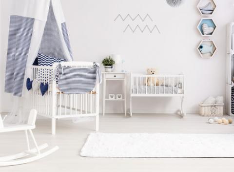 Pripravte dieťatku bezpečnú a pohodlnú postieľku. Teraz vrátane roštu a matraca v perfektnej kvalite a za výhodnú cenu.