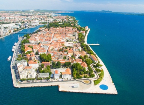 Nezabudnuteľná dovolenka v samotnom srdci Jadranu. Ubytovanie v elegantnom hoteli Mediteran s moderným vybavením v Zadare, s raňajkami.