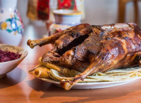 Nie je nič lepšie ako kačacie a husacie hody od uja Jajcaya z Grobu! Vychutnajte si pečenú pochúťku v reštaurácii, alebo doma vďaka donáške.