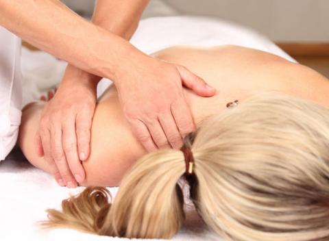 Masáž chrbta, šije alebo reflexná masáž chodidiel. Doprajte si chvíle slastného oddychu, kedy nebudete myslieť na nič. 