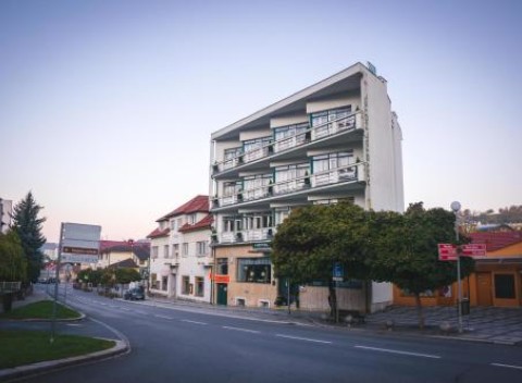 Víkend pre dvoch v centre Luhačovíc v hoteli Krystal s raňajkami v cene.