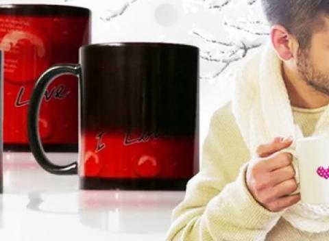 Aj povinné ranné rituály ako káva či čaj sa môžu zmeniť na romantickú pohodu s jedinečným termo hrnčekom so zamilovaným odkazom. 