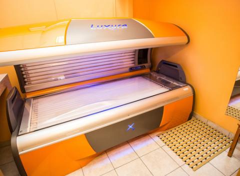 Permanentka do horizontálneho či vertikálneho turbosolária na 30 minút. Doprajte vašej pokožke krásne opálenie a príval vitamínov aj v zime.