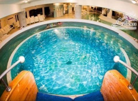 Prežite pokojnú rodinnú dovolenku v kúpeľnom mestečku Kehidakustány, ubytujte sa v Liliom Apartman Kehida s polpenziou a vstupom do kúpeľov.