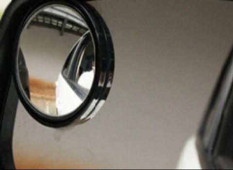 Tak ako je dôležité byť na ceste videný, tak je dôležité aj vidieť. Dodatočné spätné zrkadielka na odstránenie mŕtveho bodu.