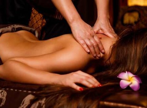 Uvoľňujúce thajské masáže v BaanThai od chodidiel až po šiju, ktoré vás nechajú v úžasnej relaxácii.