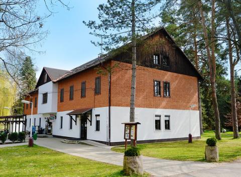 Liečebný pobyt v Kováčovej, so vstupnou prehliadkou, ubytovaním v liečebnom dome Detvan, kúpeľnými procedúrami a chutnou plnou penziou. 