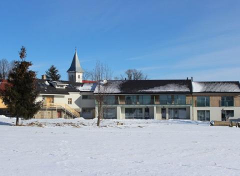 Skvelá rodinná dovolenka v podtatranských Mengusovciach. Jesenný či Mikulášsky pobyt v apartmánoch Čerešňový sad s wellness a raňajkami.