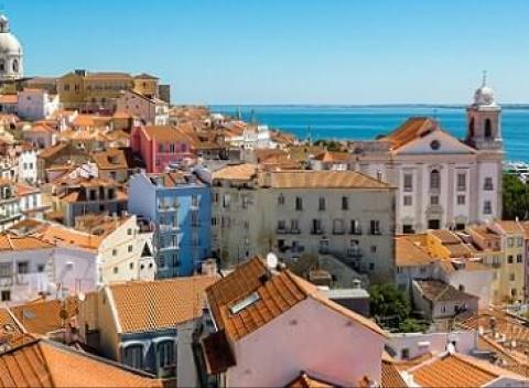 Víkend v portugalskej metropole Lisabon! Preneste sa do romantiky čias minulých a spoznajte túto čarovnú prímorskú metropolu.