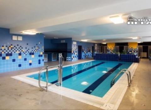Užite si pobyt v krásnej prírode Valašských Beskýd. Ubytovanie v 3* hoteli Relax s vnútorným bazénom, wellness, masážou a polpenziou.