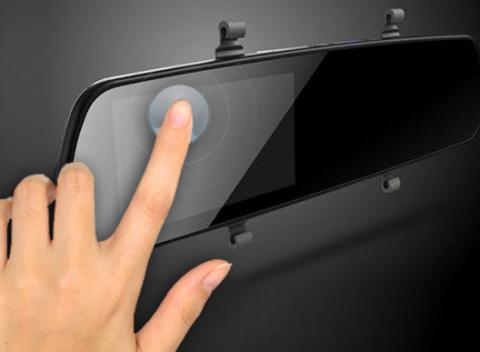 Spätné zrkadlo s HD kamerou a displejom pre vodičov. Praktická pomôcka pre lepší prehľad o dianí okolo vás počas jazdy. 