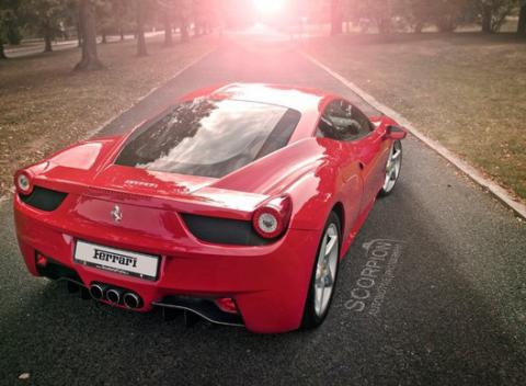 Adrenalín za volantom na Ferrari, Porsche a Lamborghini s poplatkami v cene. Skroťte kone pod kapotou nadupaných áut. 