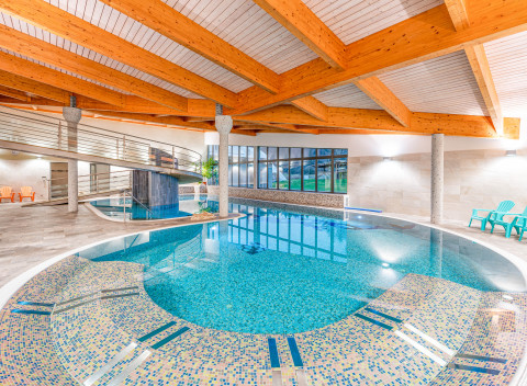 Beskydy pri Pustevnách v Sport Art Centrum Hoteli **** s wellness, bazénom, masážou a polpenziou.