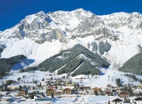 Vyrazte na pohodovú dovolenku do rakúskych Alp. Pobyt v Športhoteli Dachstein West*** s wellness, vstupom do kúpeľov, polpenziou a zľavami.