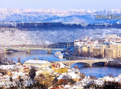 Prahu v zimnom šate si nemôžete nechať ujsť! Pobyt na 2, 3 alebo 4 dni pre dvoch s ubytovaním v centre, saunou a ochutnávkou piva.