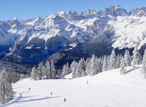Zimná dovolenka s polpenziou v útulnom hoteli s výhľadom na alpské štíty a skipasmi. Pobyt v Hoteli Negresco - Andalo v taliansých Alpách.  
