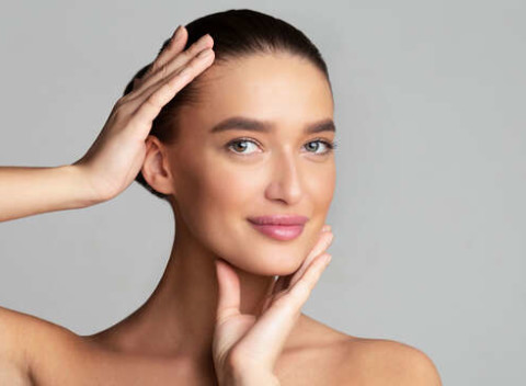 Lash lifting alebo tetovanie obočia v Huy nails beauty boutique.