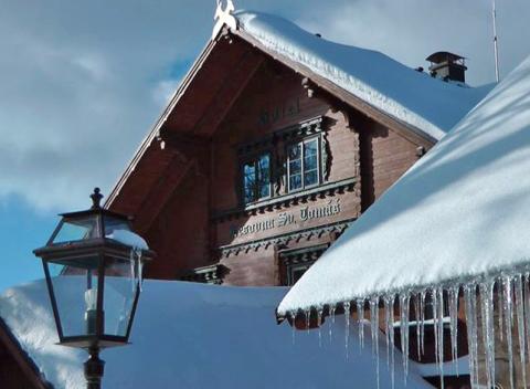 Úžasný pokoj, krásna príroda, luxusné ubytovanie a wellness pohoda. Dovolenka snov s polpenziou v štýlovom hoteli Svatý Tomáš na Šumave. 