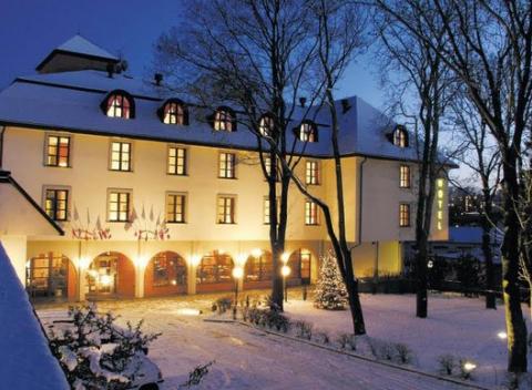 Spoznajte krásy a pamiatky Prahy s ubytovaním v pokojnej časti mesta v hoteli Na Zámečku s raňajkami, na izbách Standard alebo Superior. 