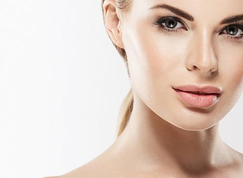 Luxusný darček pre náročné dámy – diamantová mikrodermabrázia a hĺbkové čistenie pleti ultrazvukom. Čistá pleť bez nedokonalostí.