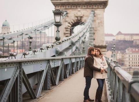 Prekvapte svoju polovičku romantickým výletom do Budapešti, ktorý si vďaka štýlovému 4* ubytovaniu v centre mesta naplno užijete.  