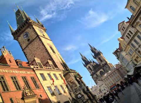Prekvapenia, zaujímavé miesta a romantické prostredie Prahy si vychutnáte s ubytovaním a raňajkami v 3* hoteli Otar kúsok od atrakcií mesta. 