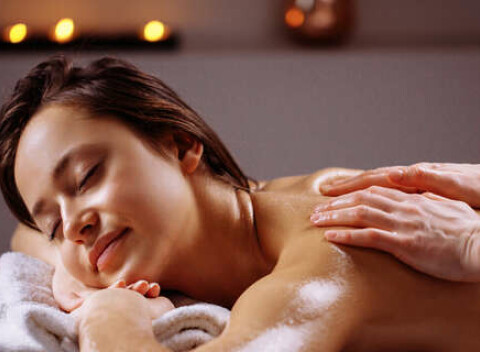 Relaxačné masáže, pyramída, akupresúra, SM systém a terapia pre zdravý chrbát v centre Valetudo.