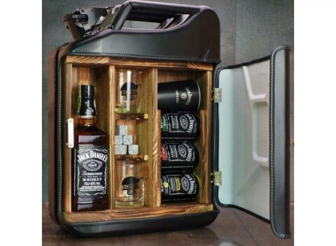 Darčekový kanister Bar Jack Daniel s pre poriadnych chlapov.