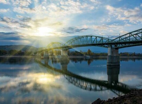 First minute: Apartmán Solaris len 80 m od termálneho kúpaliska Vadaš v Štúrove.