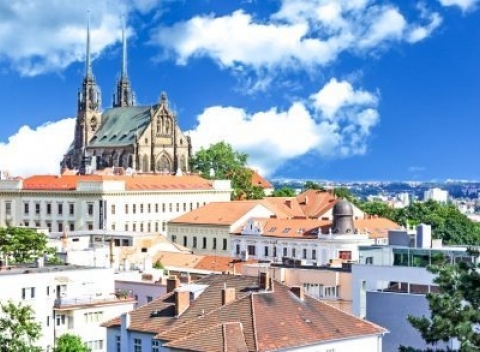 Vyberte sa do druhého najväčšieho mesta ČR - Brna. Pobyt v penzióne Varadero neďaleko centra s polpenziou a platnosťou celý rok 2017. 