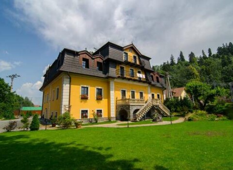 Dovolenka v krásnom Kaštieli Hanus*** s čarovnou atmosférou a domácou stravou v úžasnej lokalite Pienin.