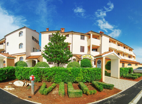 Istria neďaleko pláže na 5 alebo 8 dní v Hoteli Villa Letan **** s bazénom a tenisom + plná penzia.