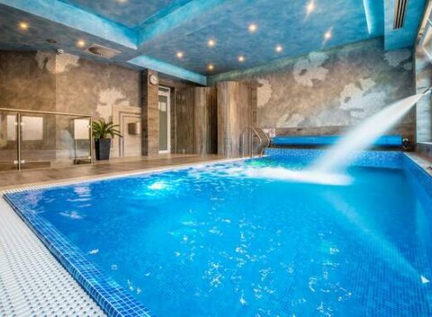 Zimný relax v Penzióne Centrál – Oščadnica s bazénom, wellness a lyžiarskymi strediskami v okolí.