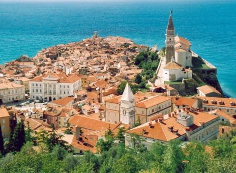 Skvelá rodinná dovolenka s polpenziou a množstvom aktivít na pobreží Jadranského mora! Pobyt v 4* Remisens Premium Roža, Annexe v Slovinsku.