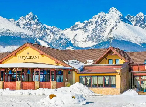 Vysoké Tatry: Hotel Amália *** s wellness, bazénom a polpenziou + biliard a dieťa zdarma.