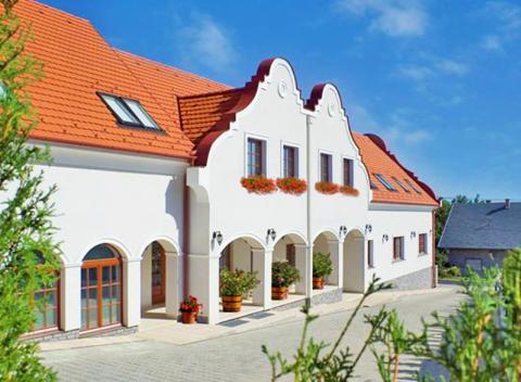 Dovolenka plná relaxu vás čaká v maďarskom Györi. Pobyt pre dvoch s neobmedzeným wellness, vstupom do kúpeľov a raňajkami v Natural Panzió.