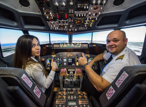 Limitovaný počet kupónov! Staňte sa pilotom Boeingu 737 na skúšku – v realistickom leteckom simulátore.