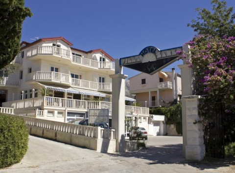 Balkánsky temperament, chorvátska pohostinnosť a horúce južanské slnko – oddych v hoteli Villa Žarko bude pohladením pre vaše zmysly.